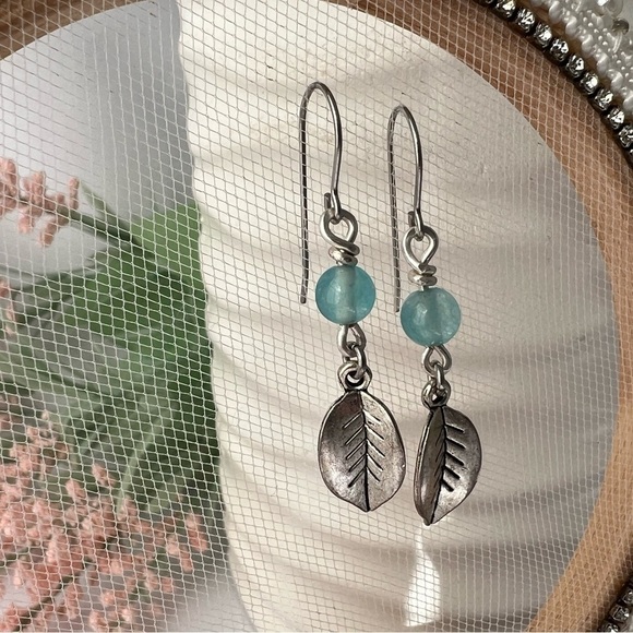 Sky Blue Apatite Beaded in Silver with Leaf Charms HYPOALLERGENIC - Picture 4 of 15